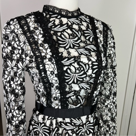 Unbranded Mini Dress with Frills Floral Cutout Black White womens Large - Picture 6 of 14